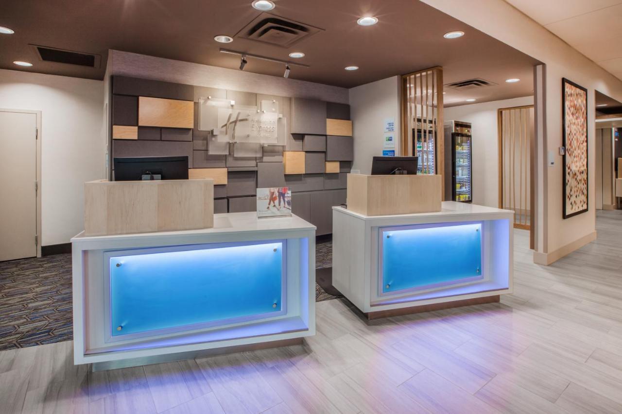 Holiday Inn Express - Blair By Ihg Exterior foto
